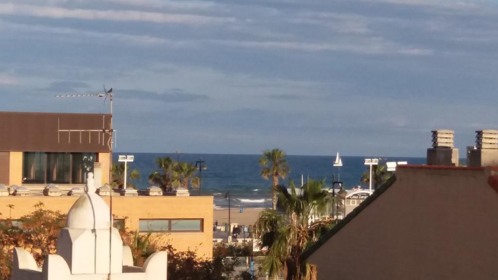 Apartmentsuitespain Atic Panoramic Beach Valência Exterior foto